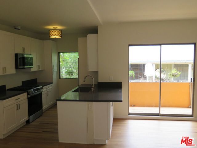 1022 N Croft Avenue 5, Los Angeles, CA 90069