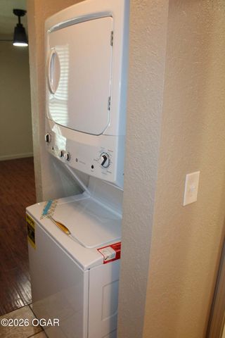 405 E Jackson Street, Pittsburg, KS 66762