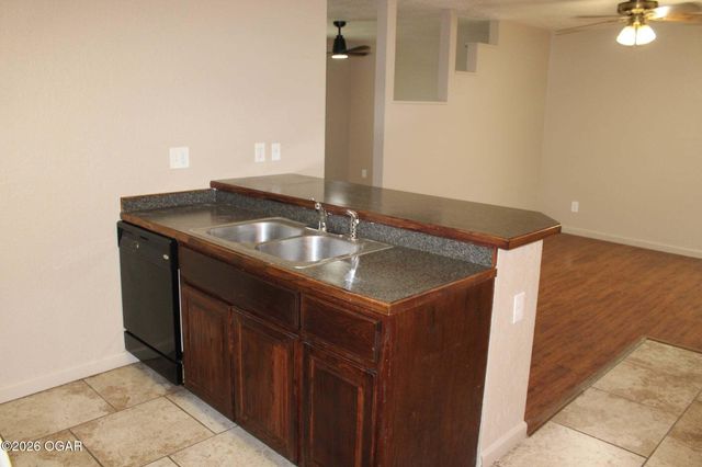 405 E Jackson Street, Pittsburg, KS 66762