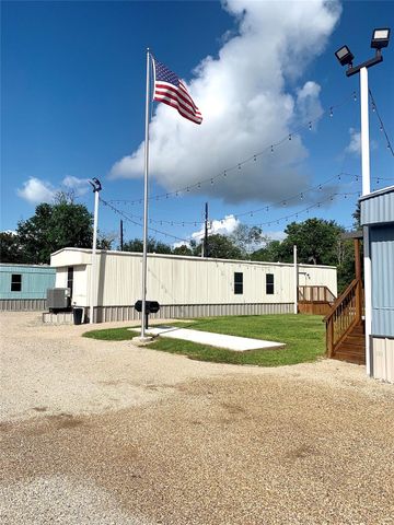3621 County Road 161 L, Alvin, TX 77511