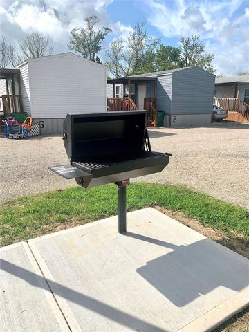 3621 County Road 161 L, Alvin, TX 77511