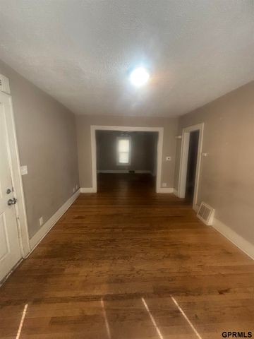 2573 Ida Street, Omaha, NE 68112