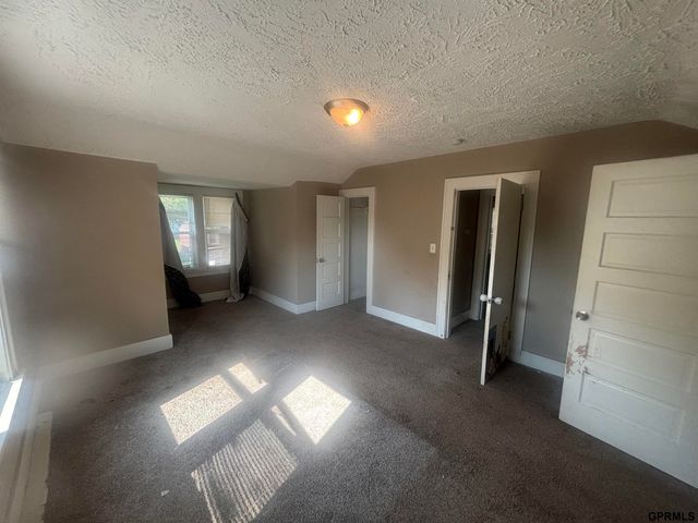 2573 Ida Street, Omaha, NE 68112