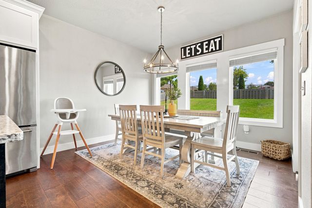 1676 N Bristol Avenue, Springfield, MO 65802