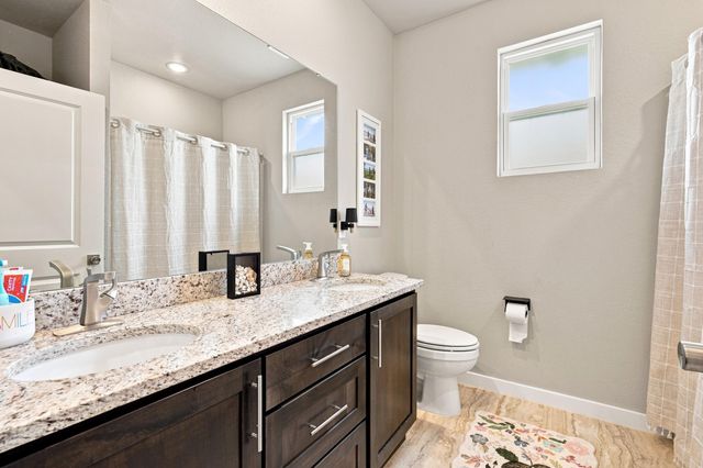 1676 N Bristol Avenue, Springfield, MO 65802