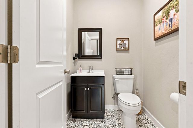 1676 N Bristol Avenue, Springfield, MO 65802