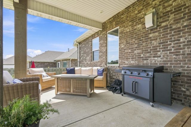 1676 N Bristol Avenue, Springfield, MO 65802