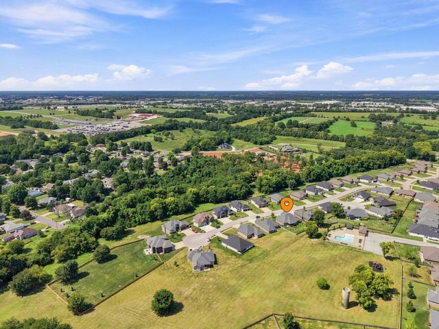1676 N Bristol Avenue, Springfield, MO 65802