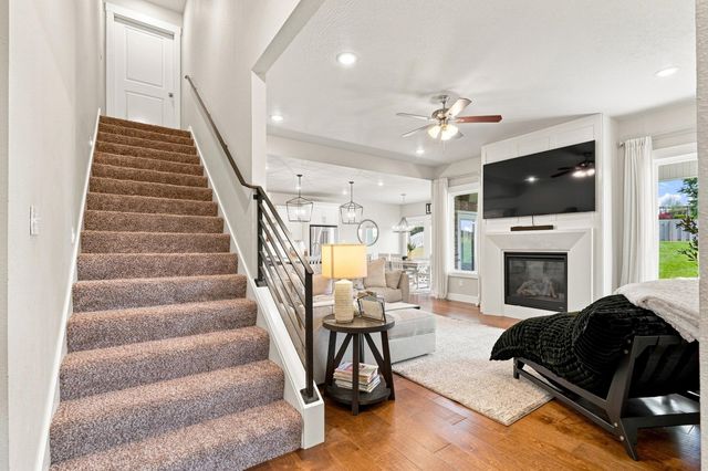 1676 N Bristol Avenue, Springfield, MO 65802