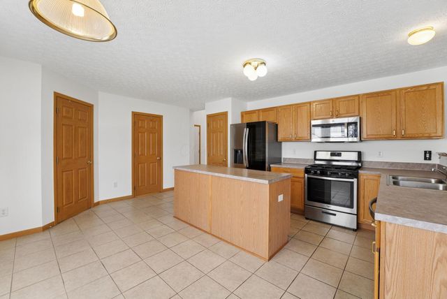 1217 Walker Springs Drive, Blacklick, OH 43004