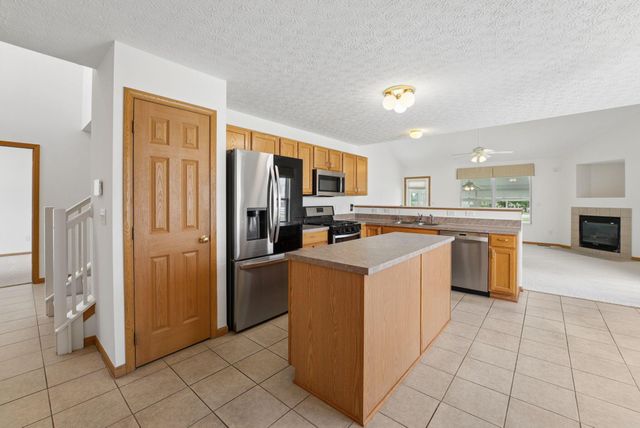 1217 Walker Springs Drive, Blacklick, OH 43004