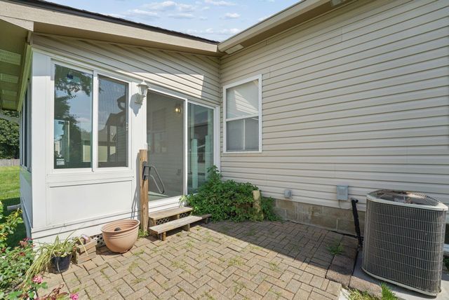 1217 Walker Springs Drive, Blacklick, OH 43004