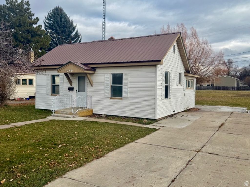 250 N 1ST, Preston, ID 83263