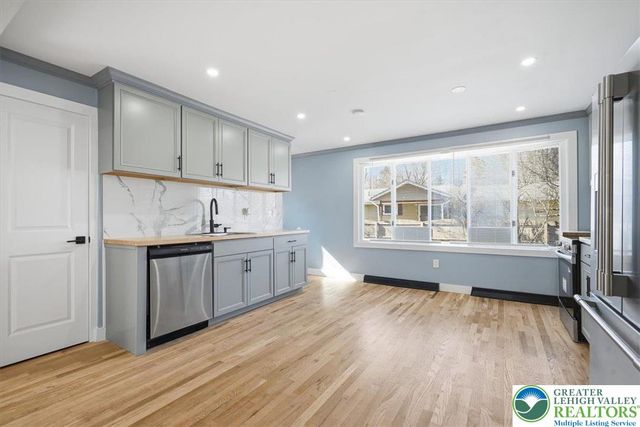 108 Sharbaugh Road, Coolbaugh Twp, PA 18466
