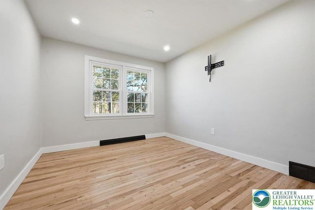 108 Sharbaugh Road, Coolbaugh Twp, PA 18466