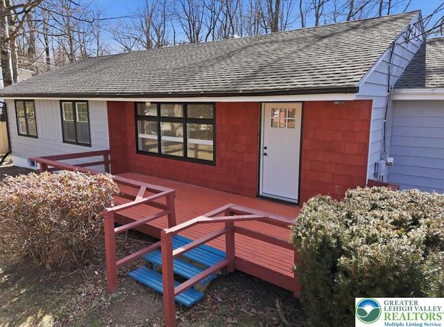 108 Sharbaugh Road, Coolbaugh Twp, PA 18466
