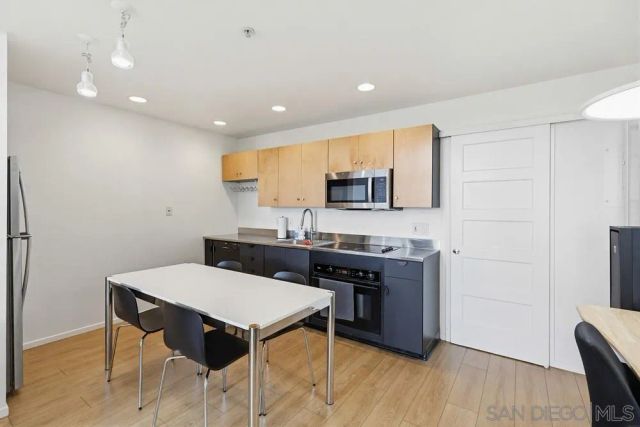 2064 Kettner Blvd 37, San Diego, CA 92101