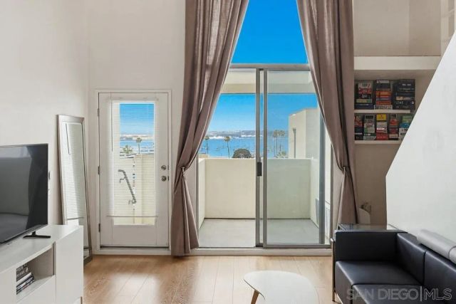 2064 Kettner Blvd 37, San Diego, CA 92101