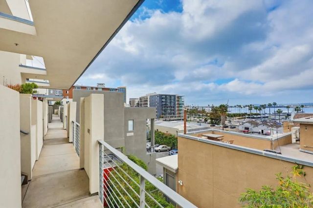 2064 Kettner Blvd 37, San Diego, CA 92101