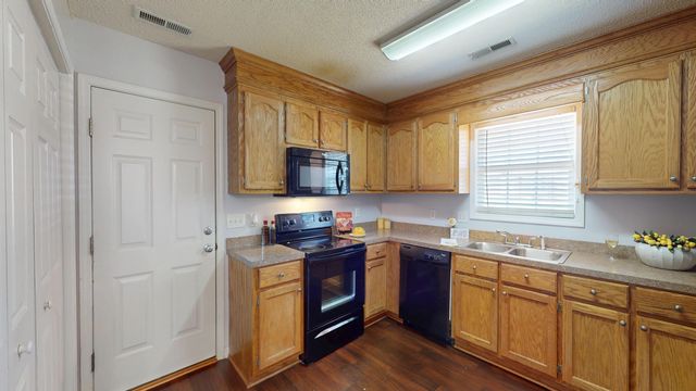 1342 Glastonbury Road, Sumter, SC 29154