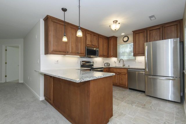 18520 Emerald CIRCLE #D, Brookfield, WI 53045