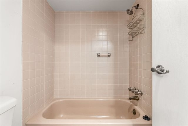 730 Cliffs Drive Unit: 303A, Ypsilanti, MI 48198