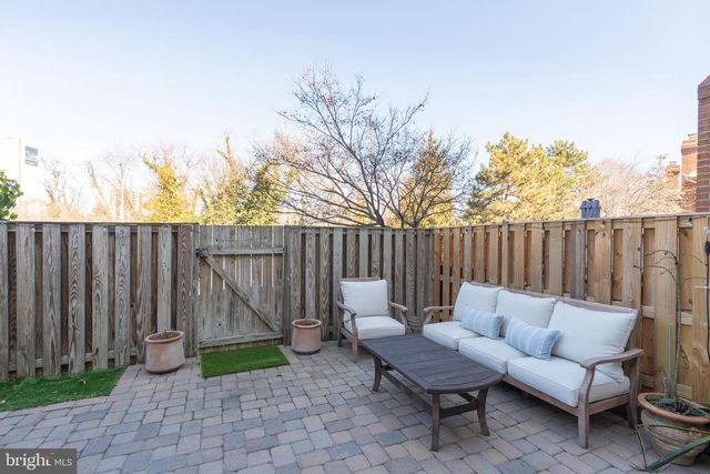 1828 DUFFIELD LN, Alexandria, VA 22307