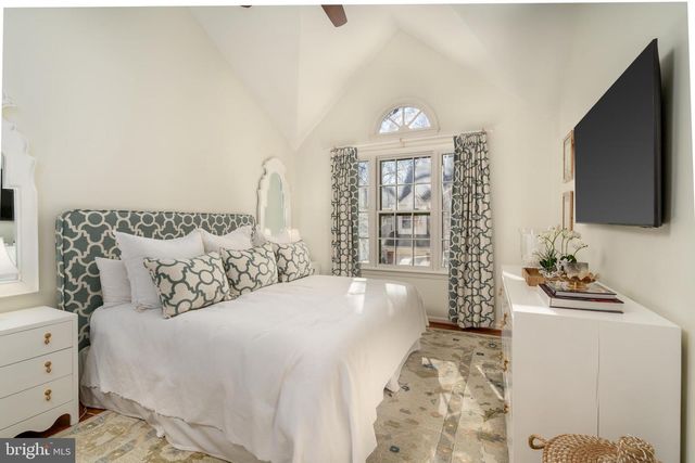 1828 DUFFIELD LN, Alexandria, VA 22307