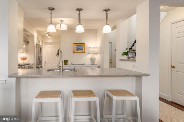 1828 DUFFIELD LN, Alexandria, VA 22307