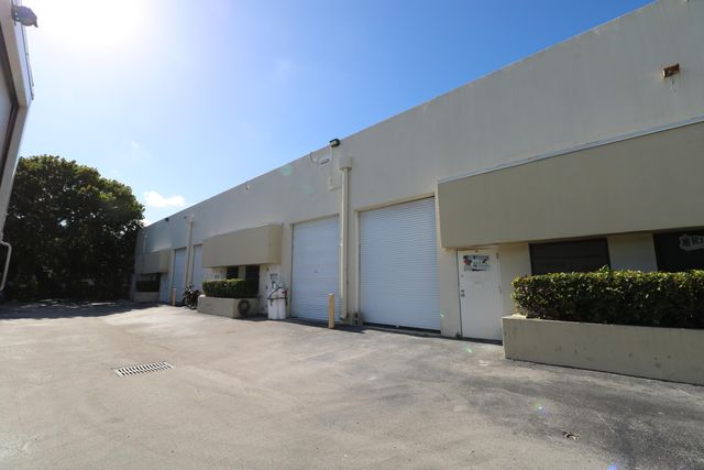 2195 N ANDREWS Avenue 13, Pompano Beach, FL 33069