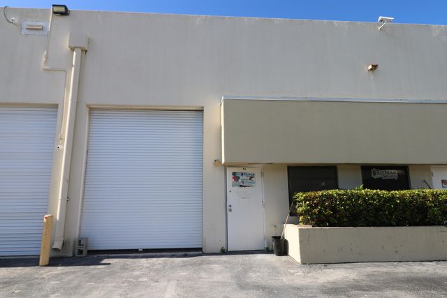 2195 N ANDREWS Avenue 13, Pompano Beach, FL 33069