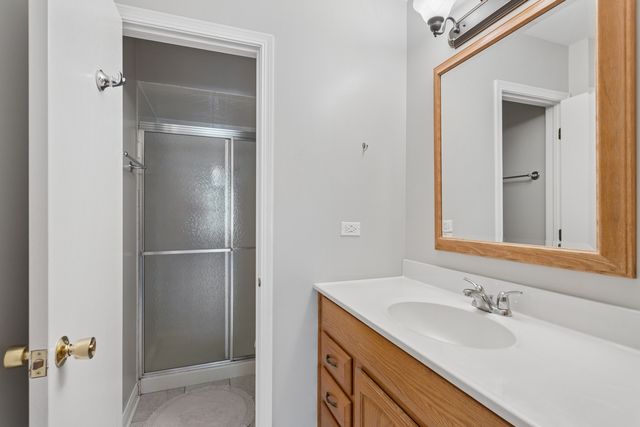 7510 Farmingdale Drive 210, Darien, IL 60561
