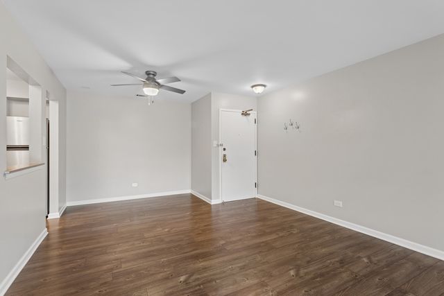 7510 Farmingdale Drive 210, Darien, IL 60561