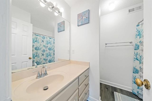 1216 N Parkway Drive, Olathe, KS 66061