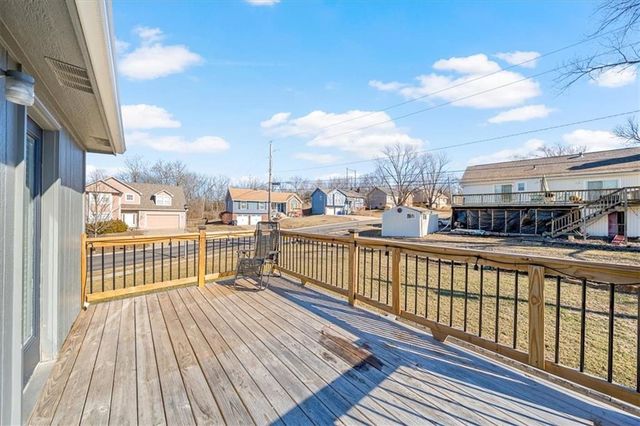 1216 N Parkway Drive, Olathe, KS 66061