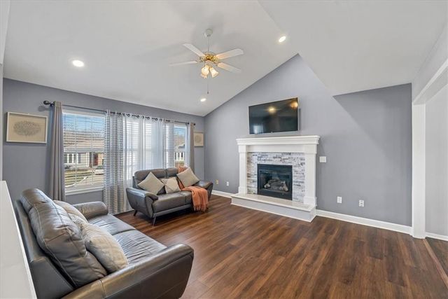 1216 N Parkway Drive, Olathe, KS 66061