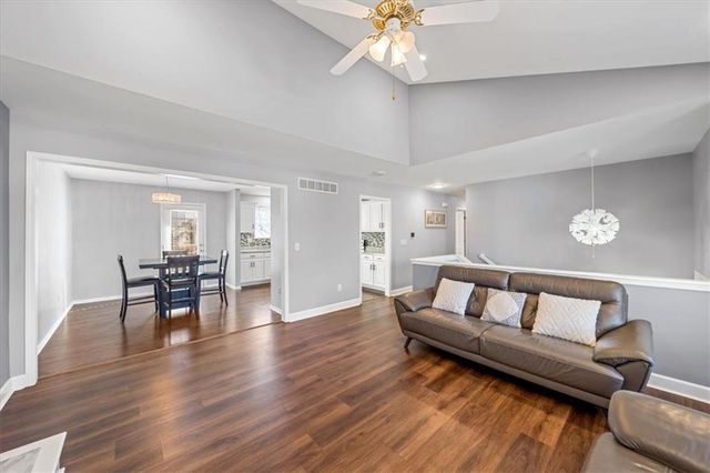 1216 N Parkway Drive, Olathe, KS 66061