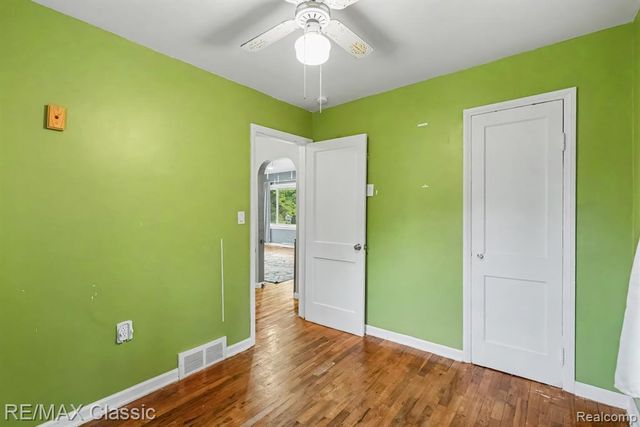 5812 Oster Drive, Waterford, MI 48327