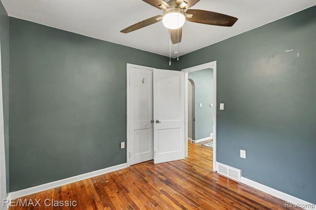 5812 Oster Drive, Waterford, MI 48327