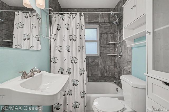 5812 Oster Drive, Waterford, MI 48327