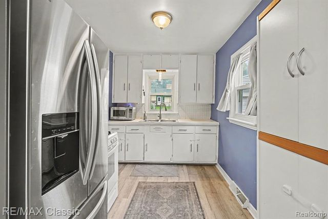5812 Oster Drive, Waterford, MI 48327