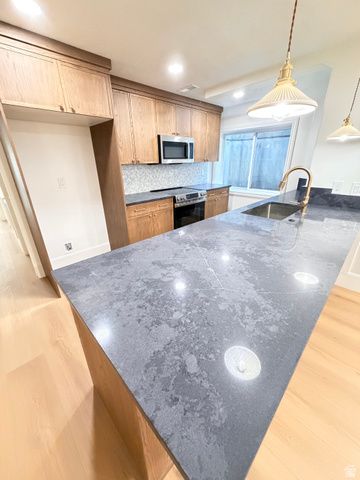 1938 E VINTAGE WOODS CT, Holladay, UT 84117