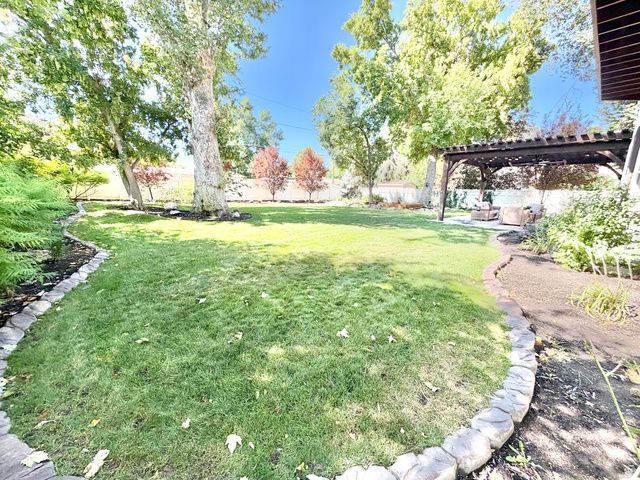 1938 E VINTAGE WOODS CT, Holladay, UT 84117