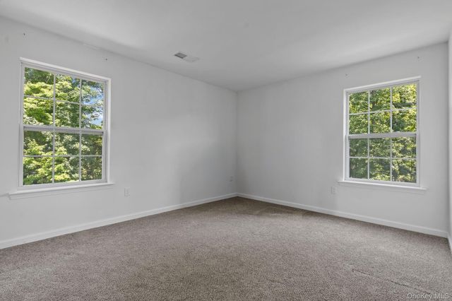 20 Karen Court, Poughkeepsie, NY 12603