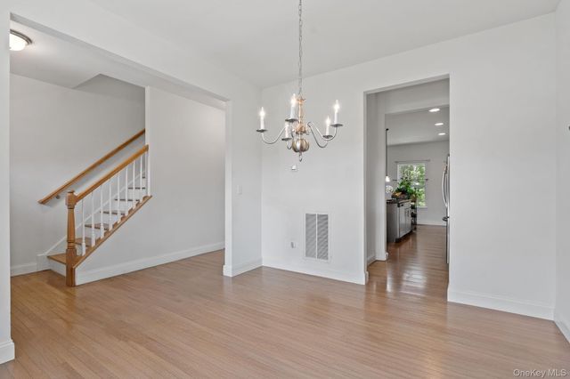 20 Karen Court, Poughkeepsie, NY 12603