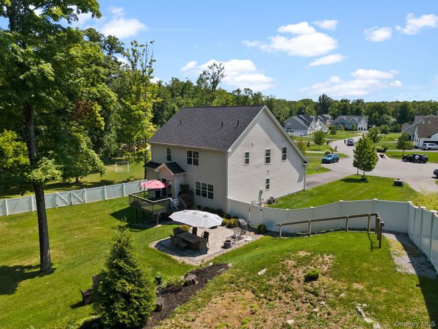 20 Karen Court, Poughkeepsie, NY 12603