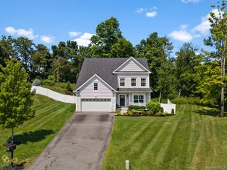 20 Karen Court, Poughkeepsie, NY 12603