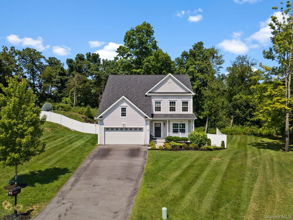 20 Karen Court, Poughkeepsie, NY 12603