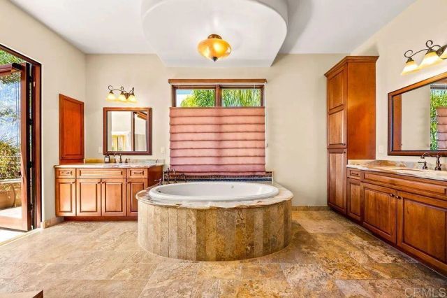 7133 Obelisco Circle, Carlsbad, CA 92009