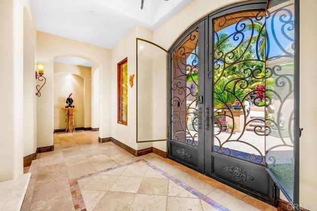 7133 Obelisco Circle, Carlsbad, CA 92009